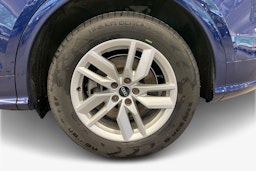 sininen Audi Q5 2021 kuva 11.