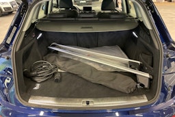 sininen Audi Q5 2021 kuva 15.