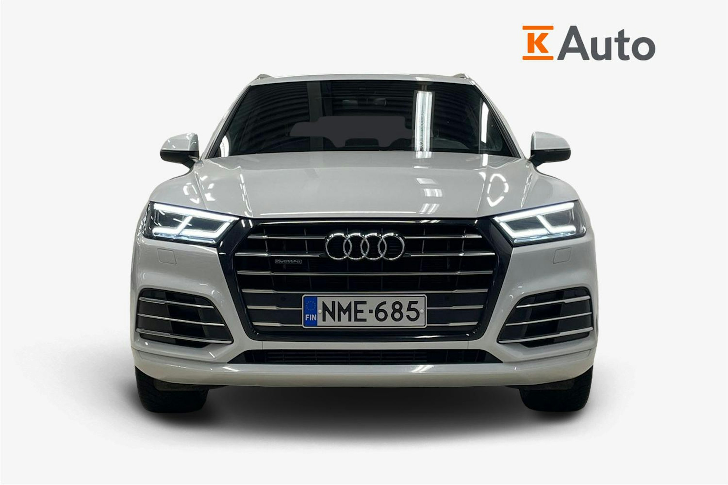 Valkoinen Audi Q5 2020 kuva 4.