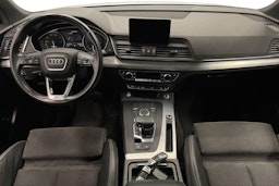 Valkoinen Audi Q5 2020 kuva 7.