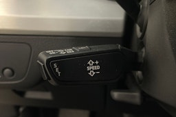 Valkoinen Audi Q5 2020 kuva 15.