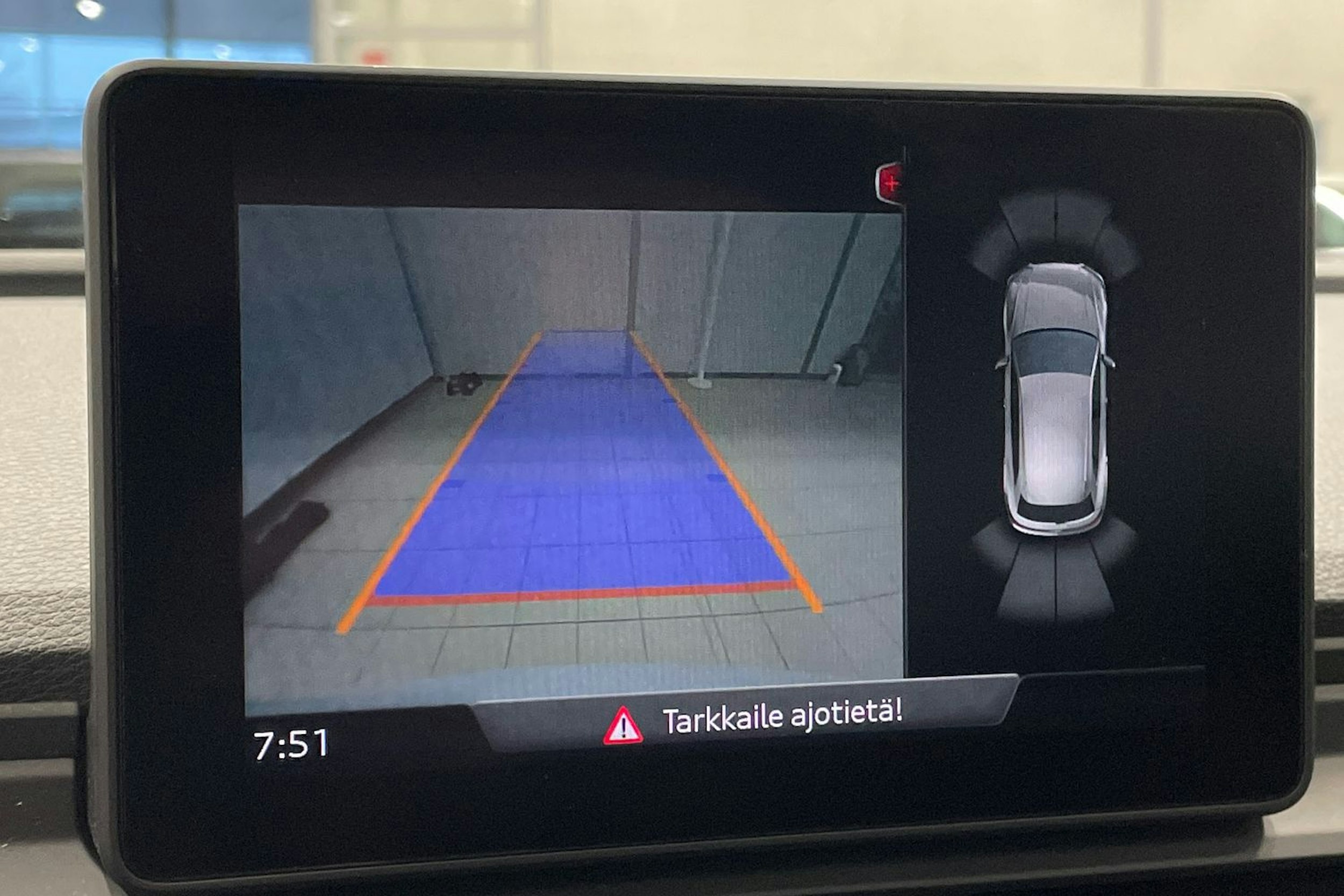 Valkoinen Audi Q5 2020 kuva 19.