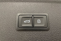 Valkoinen Audi Q5 2020 kuva 22.