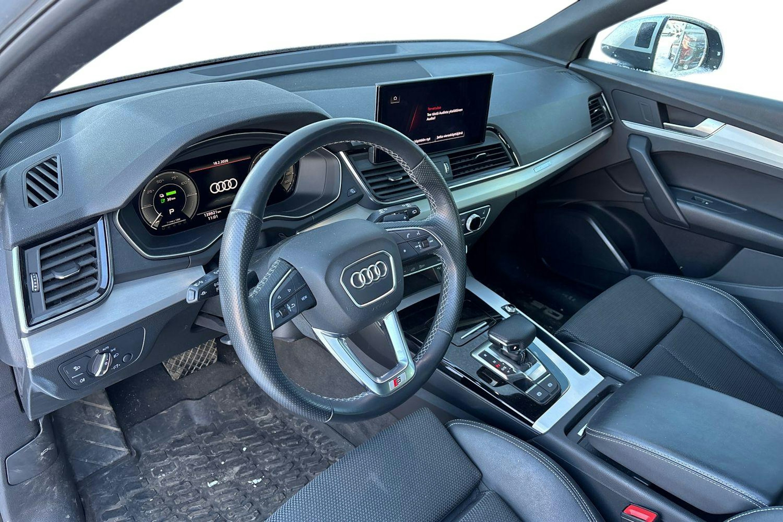 met. hopea Audi Q5 2021 kuva 3.
