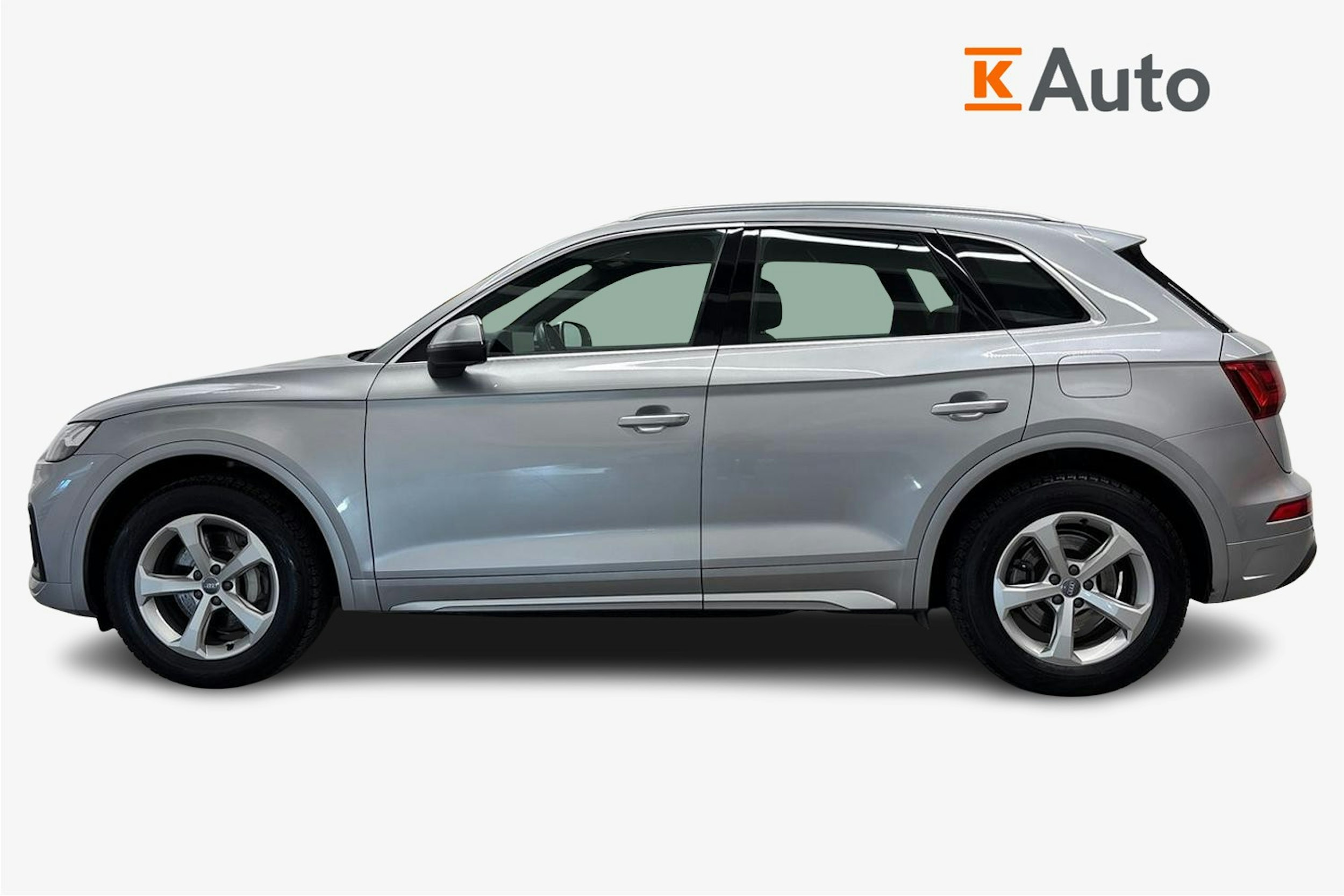 met. hopea Audi Q5 2021 kuva 6.