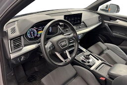 met. hopea Audi Q5 2021 kuva 7.