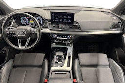 met. hopea Audi Q5 2021 kuva 9.