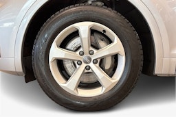 met. hopea Audi Q5 2021 kuva 11.