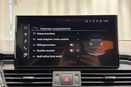 met. hopea Audi Q5 2021 kuva 21.