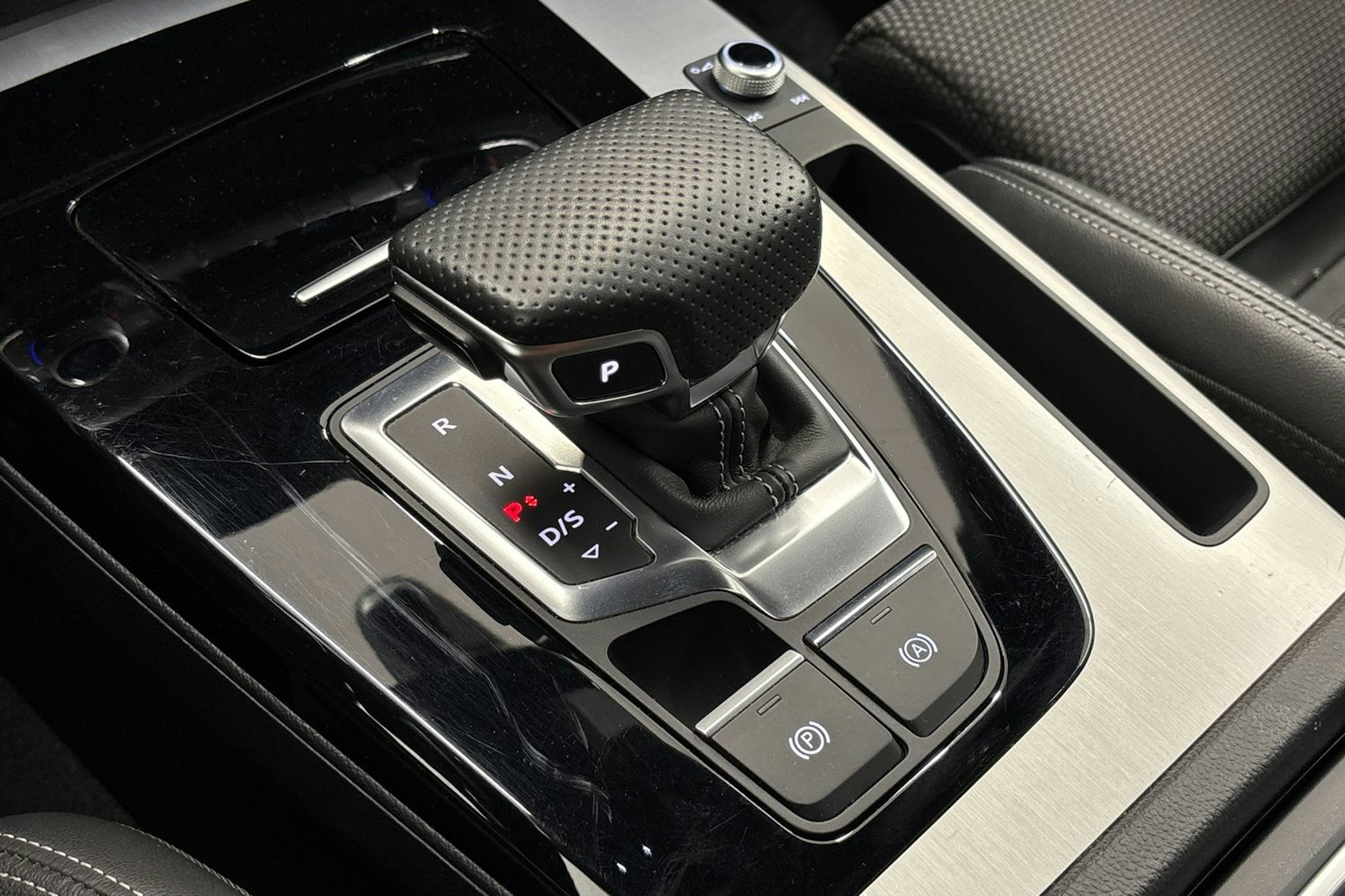 met. hopea Audi Q5 2021 kuva 25.