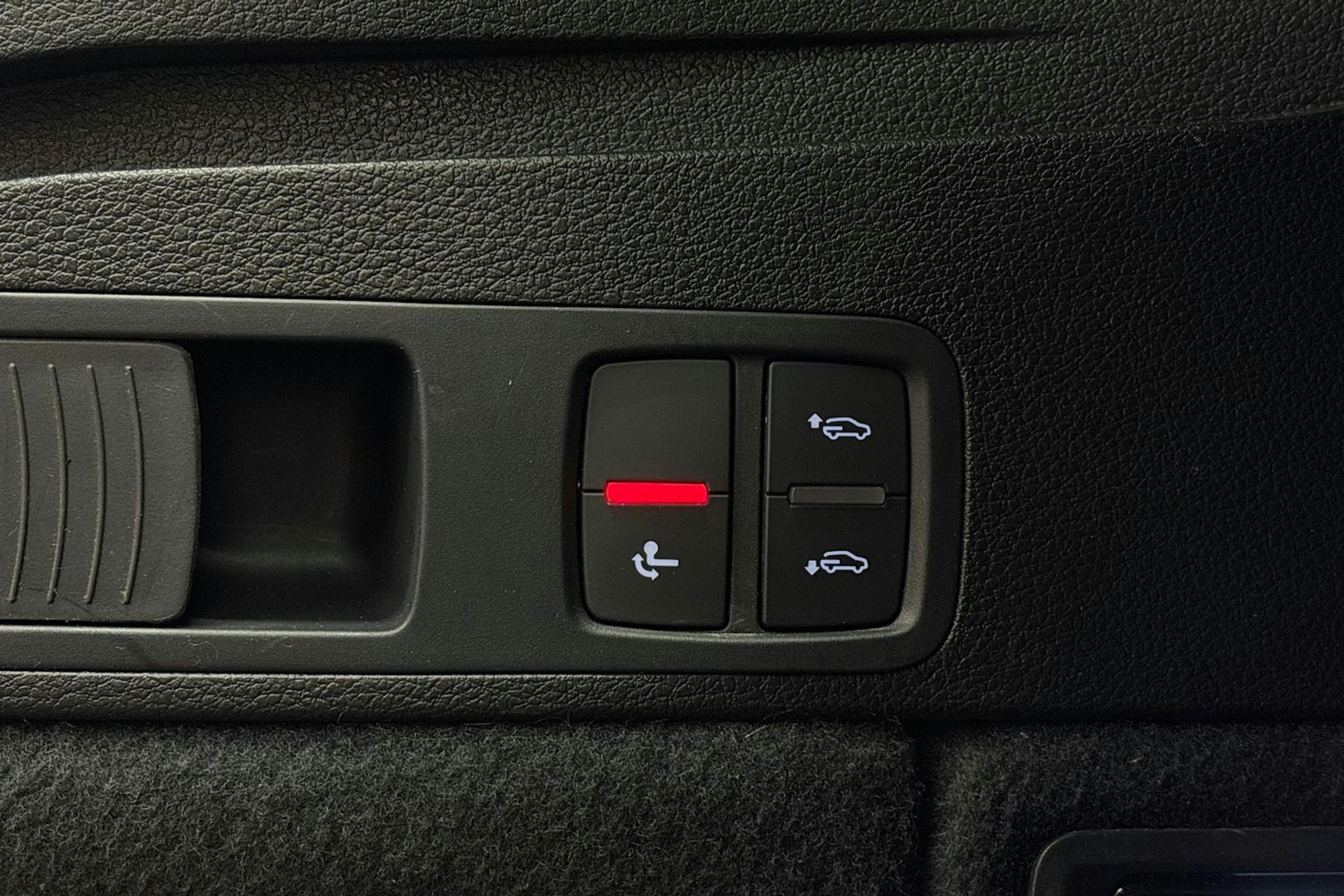 met. hopea Audi Q5 2021 kuva 28.