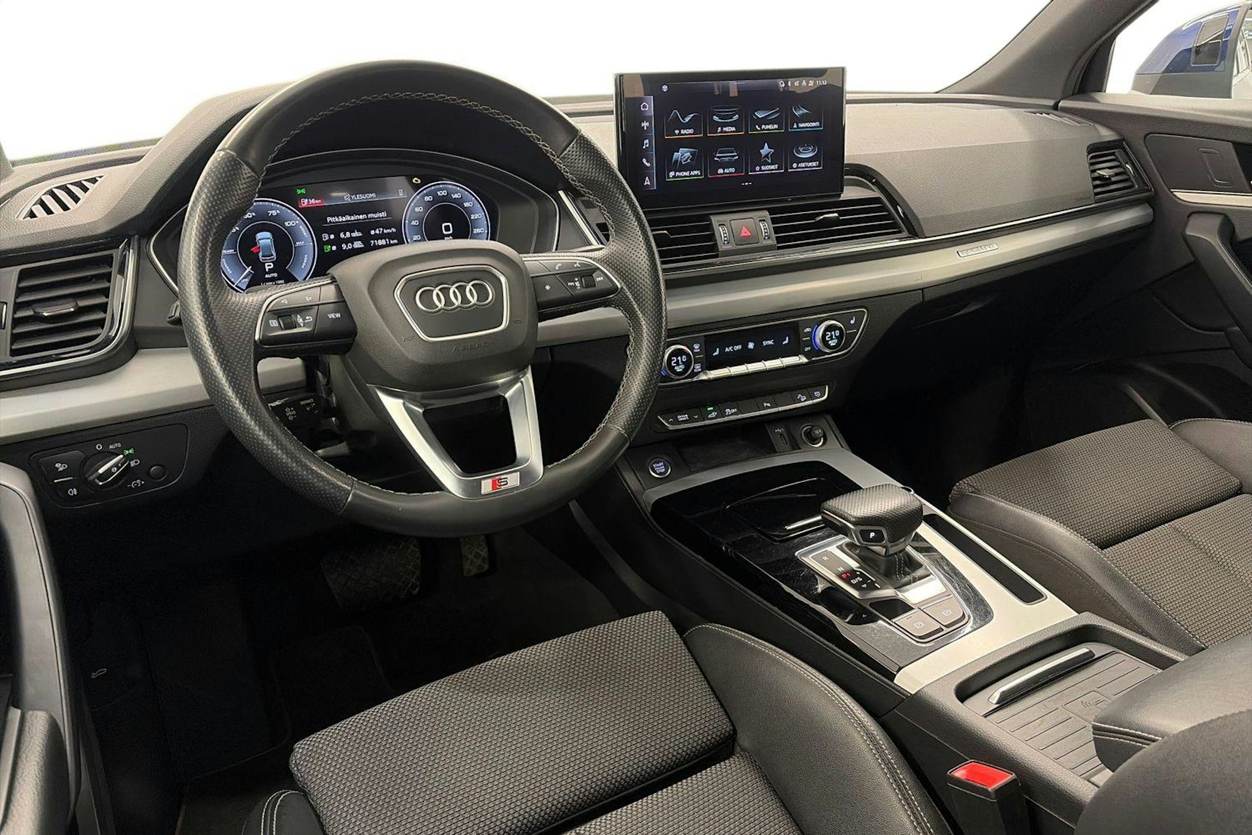 Sininen Audi Q5 2021 kuva 7.