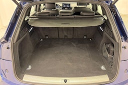 Sininen Audi Q5 2021 kuva 14.