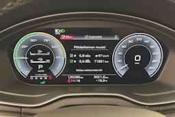 Sininen Audi Q5 2021 kuva 18.