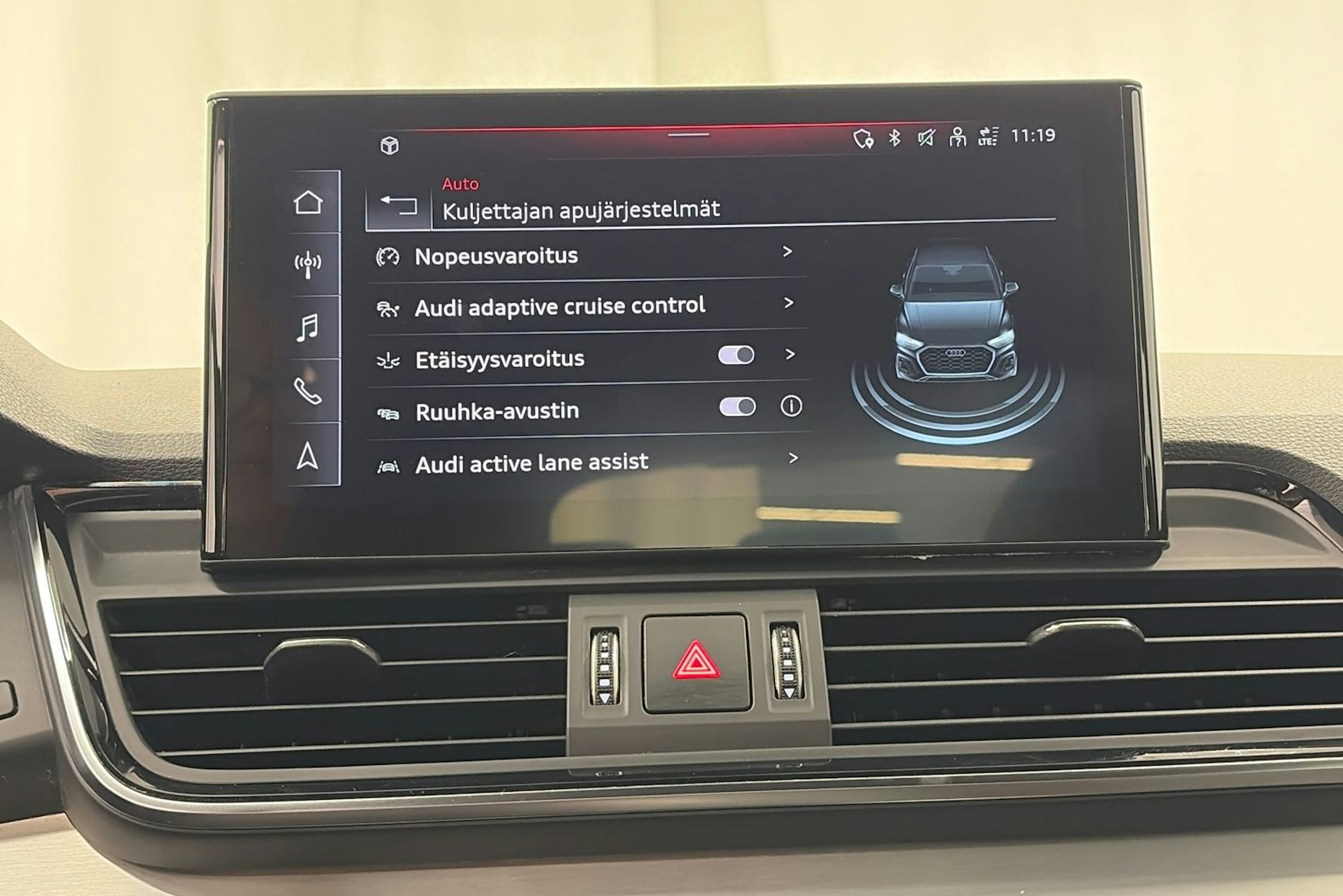 Sininen Audi Q5 2021 kuva 22.