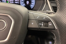 Sininen Audi Q5 2021 kuva 27.