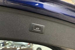 Sininen Audi Q5 2021 kuva 30.