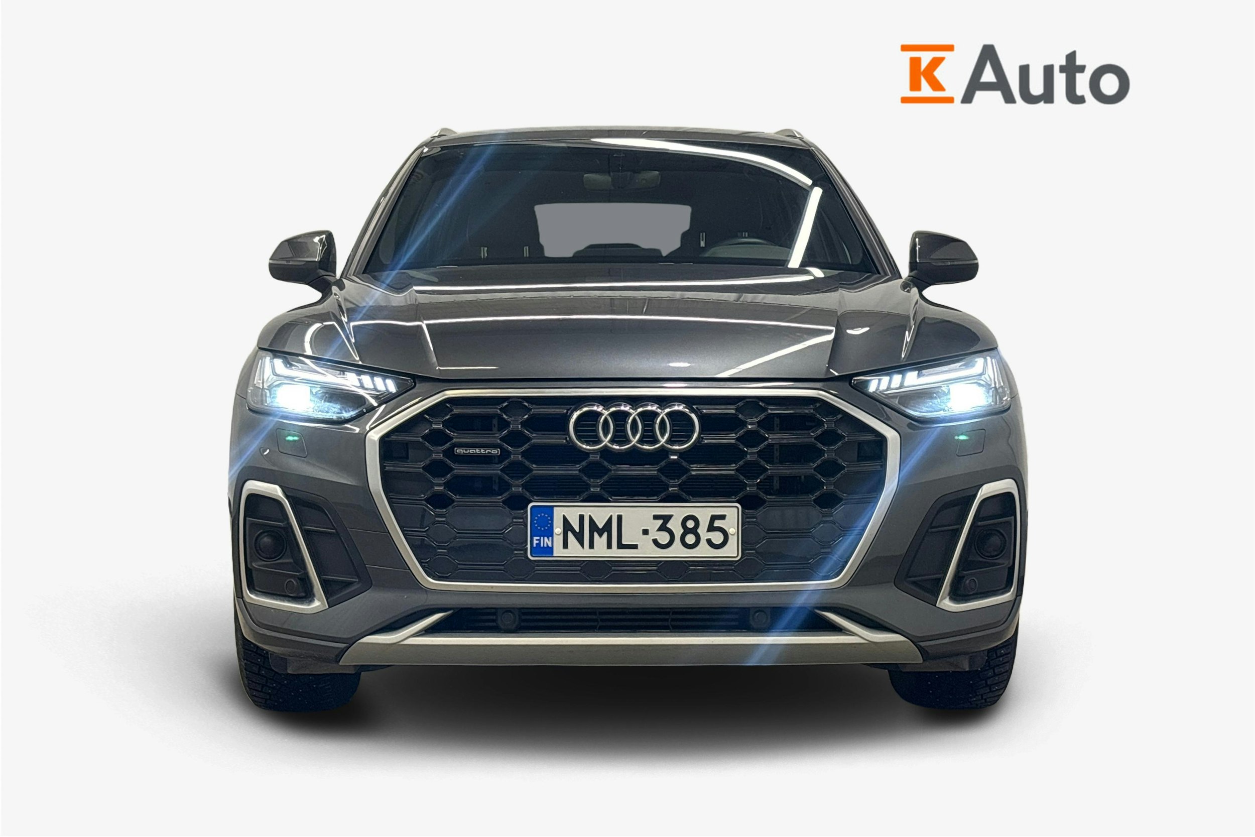 harmaa Audi Q5 2021 kuva 5.