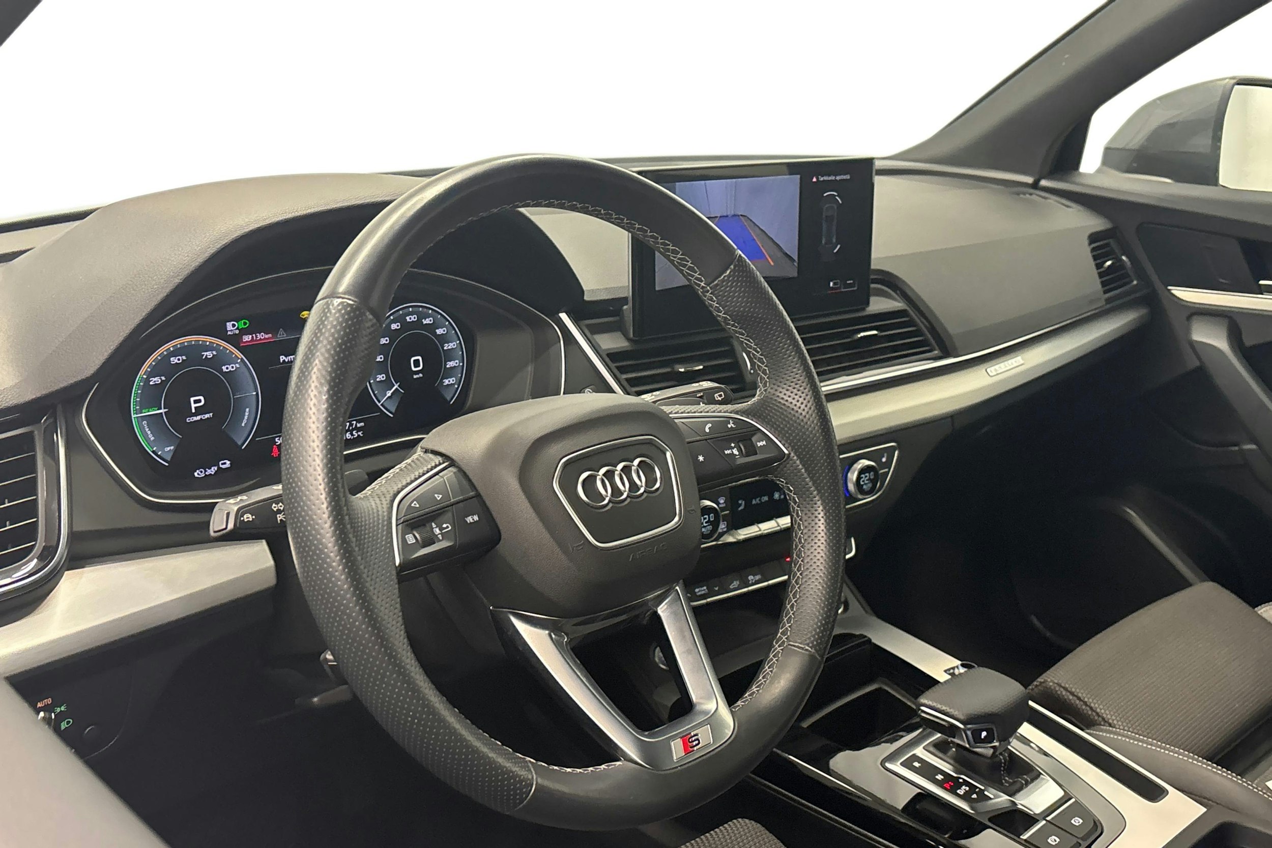 harmaa Audi Q5 2021 kuva 7.