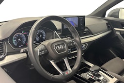 harmaa Audi Q5 2021 kuva 7.