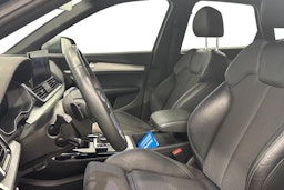 harmaa Audi Q5 2021 kuva 9.