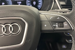 harmaa Audi Q5 2021 kuva 18.