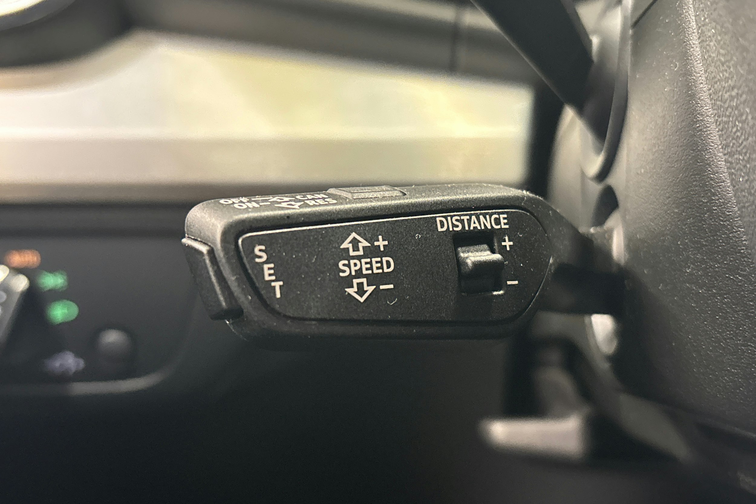 harmaa Audi Q5 2021 kuva 19.