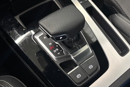 harmaa Audi Q5 2021 kuva 28.