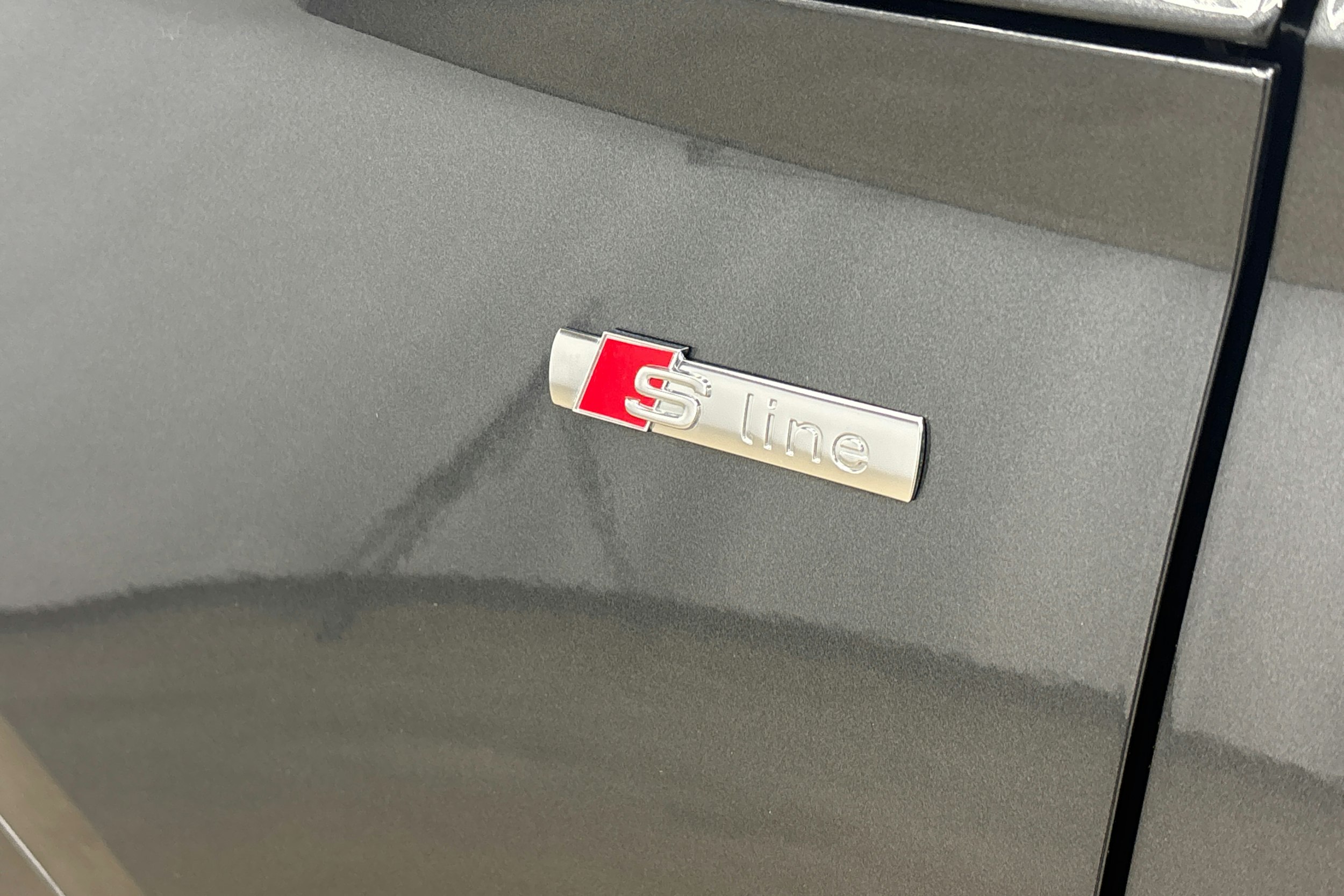 harmaa Audi Q5 2021 kuva 31.