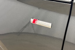 harmaa Audi Q5 2021 kuva 31.