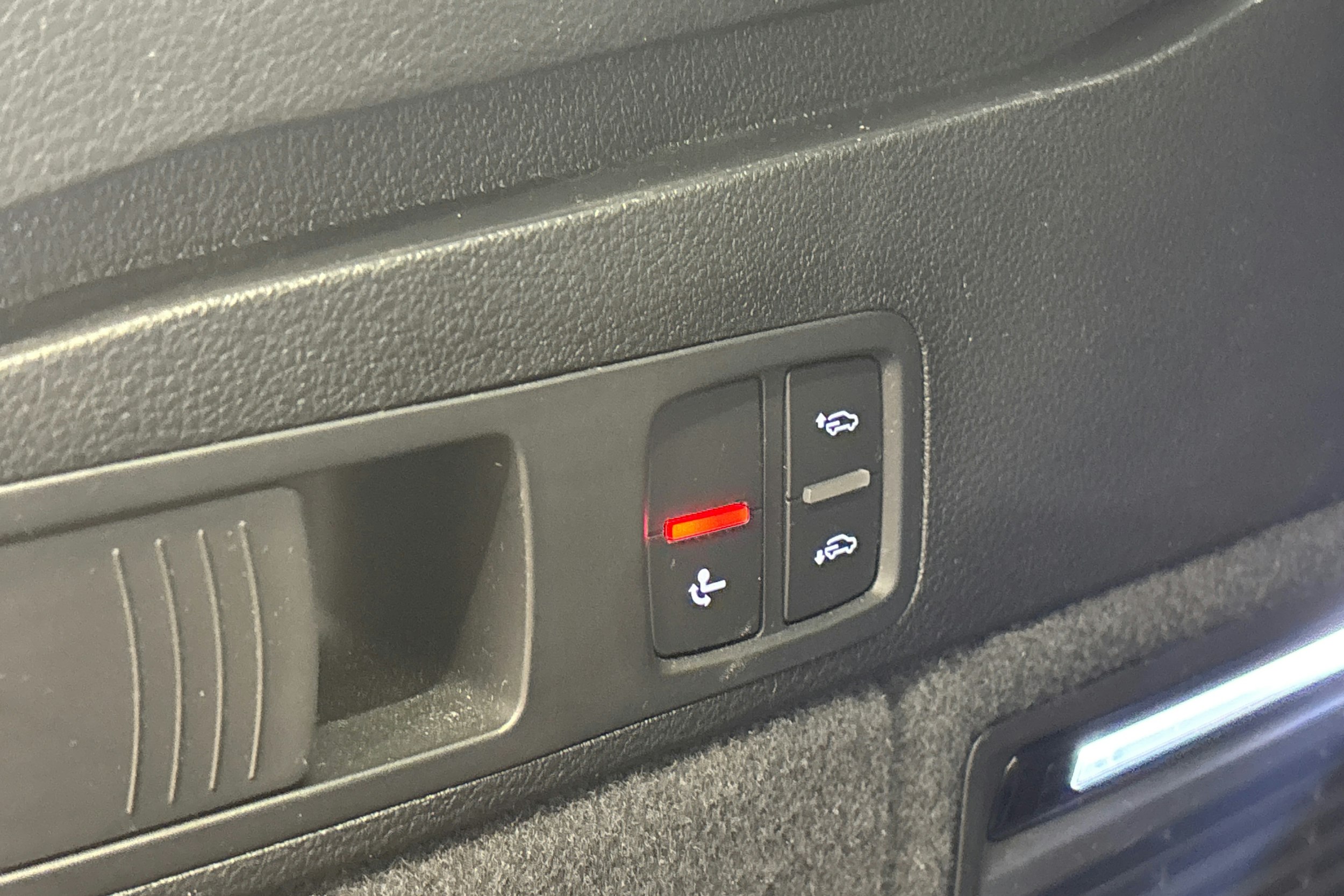 harmaa Audi Q5 2021 kuva 32.