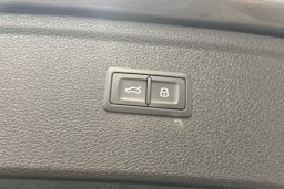 harmaa Audi Q5 2021 kuva 34.