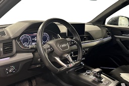 harmaa Audi Q5 2021 kuva 3.