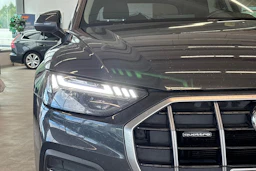 harmaa Audi Q5 2021 kuva 5.