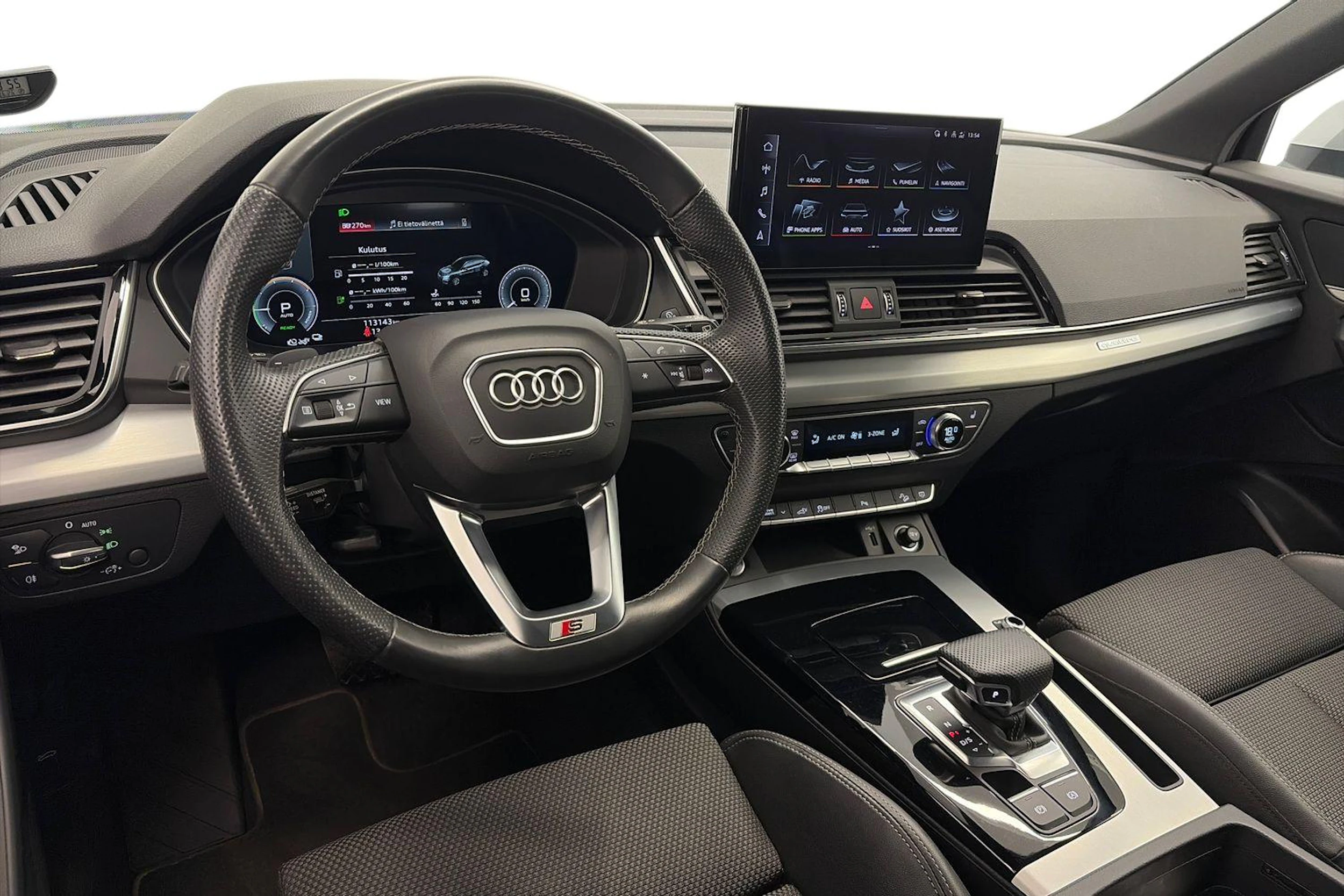 met. hopea Audi Q5 2021 kuva 6.