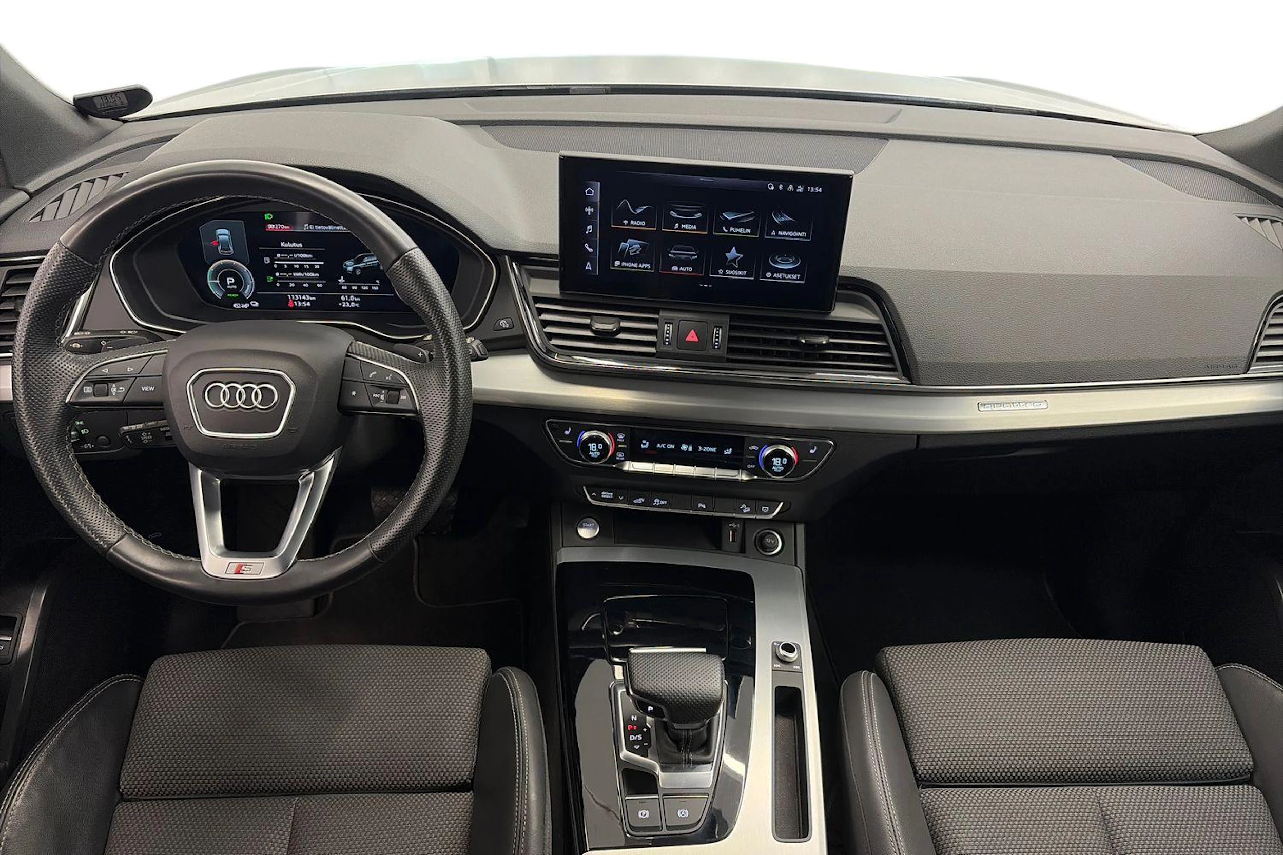 met. hopea Audi Q5 2021 kuva 7.