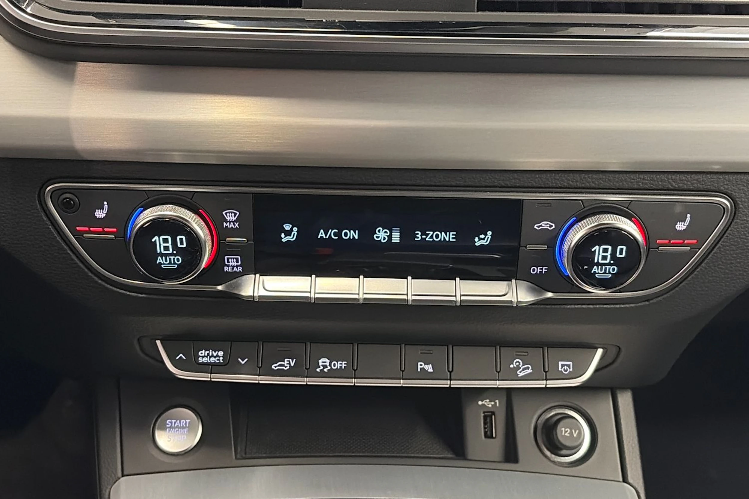 met. hopea Audi Q5 2021 kuva 20.