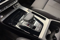 met. hopea Audi Q5 2021 kuva 21.
