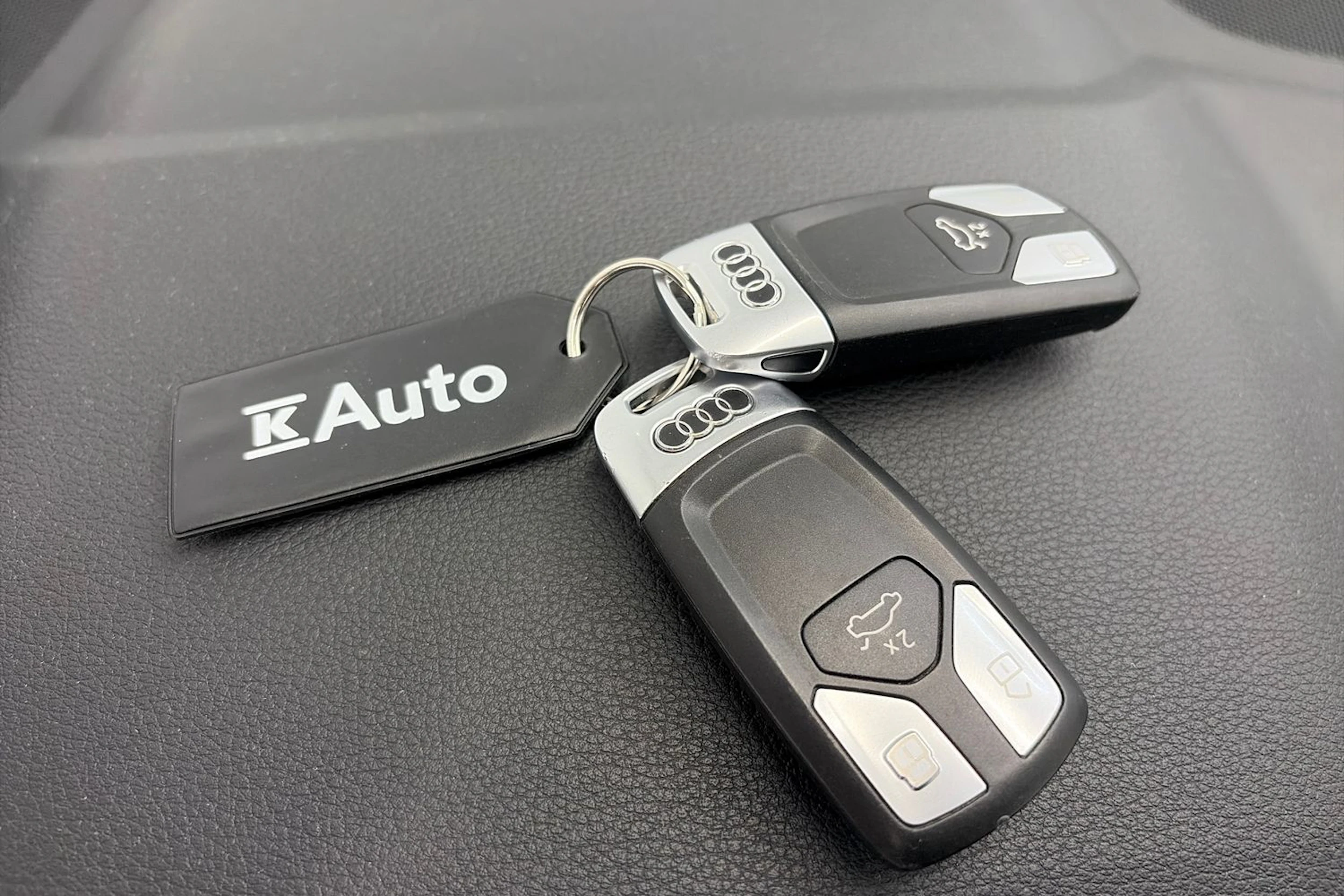 met. hopea Audi Q5 2021 kuva 24.