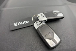 met. hopea Audi Q5 2021 kuva 24.