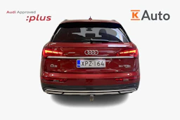 Punainen Audi Q5 2021 kuva 3.