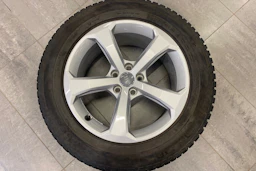 Punainen Audi Q5 2021 kuva 10.