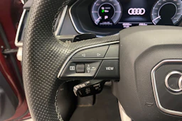 Punainen Audi Q5 2021 kuva 11.