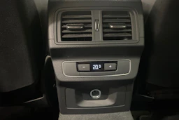 Punainen Audi Q5 2021 kuva 22.