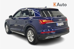 sininen Audi Q5 2021 kuva 2.