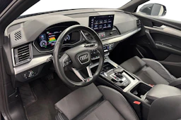 harmaa Audi Q5 2021 kuva 6.