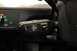 harmaa Audi Q5 2021 kuva 14.