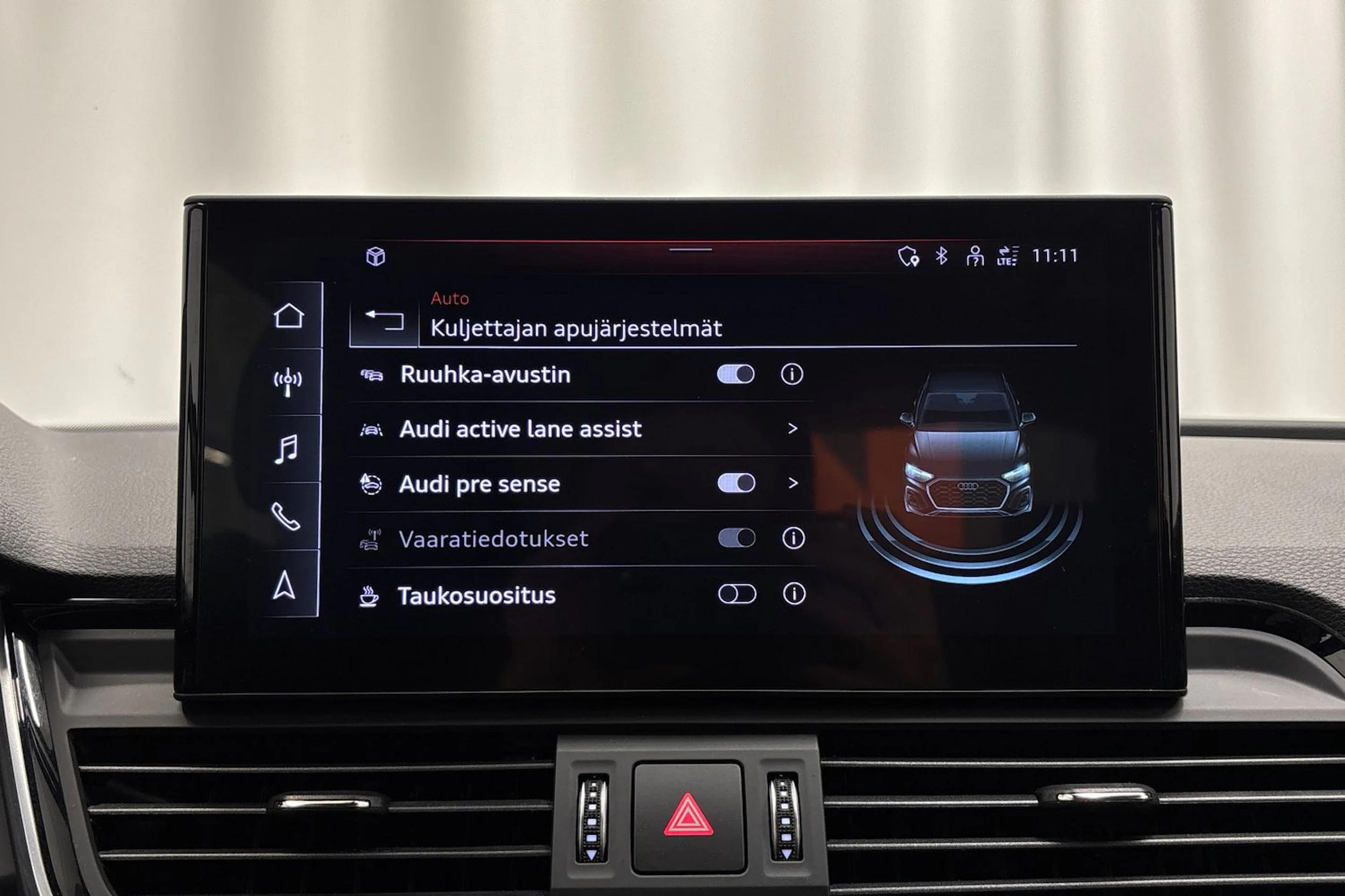 harmaa Audi Q5 2021 kuva 20.