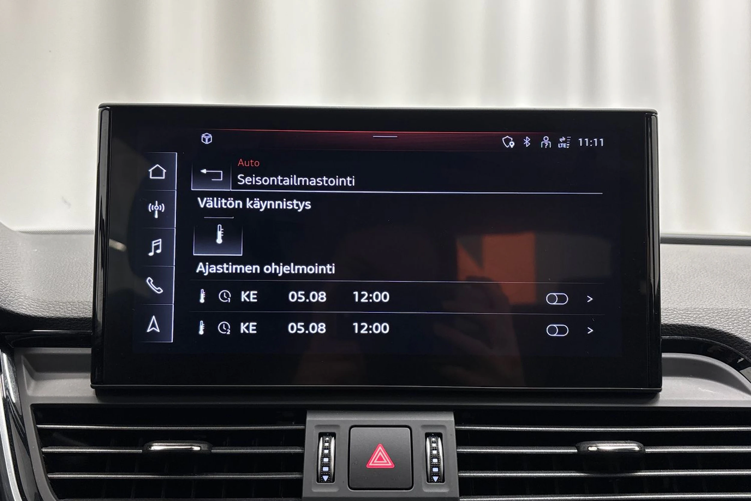 harmaa Audi Q5 2021 kuva 21.