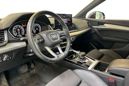Harmaa Audi Q5 2021 kuva 3.